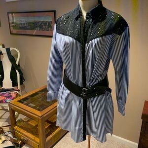 Zara Classic crisp blue/White stripe top w/lace